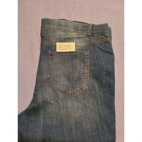 Terra & Sky Pull On Capri Jeans Women's 3X Blue Denim Pockets High Rise (G25) - Picture 5 of 5